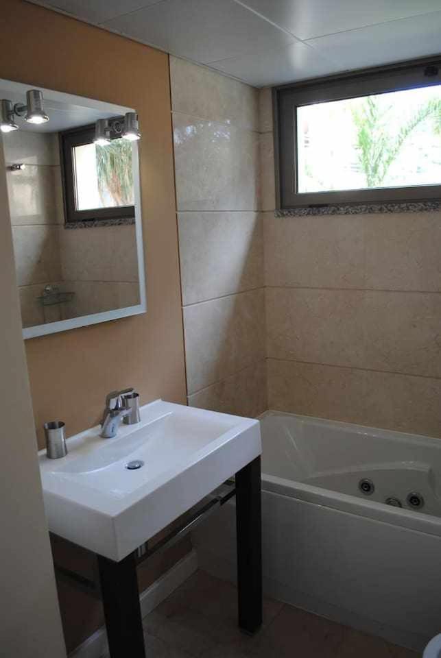 Plaza Bay Luxury Apartment With Swimming Pool Calheta  Exteriör bild
